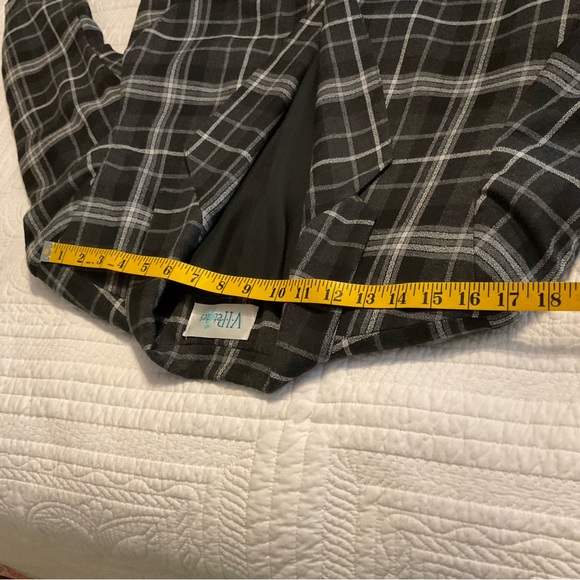 V.I.PETITES, BLACK & WHITE PLAID BLAZER, SIZE: L - Picture 4 of 10